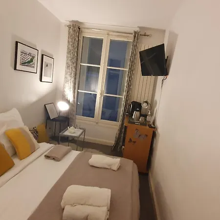 Gare Montparnasse, Center Paris, Close To Eiffel Tour Olympic Game Ticket , Front Metro Appartamento